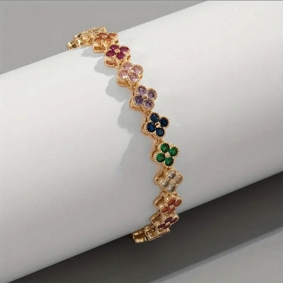 14k Gold Clover Motif Tennis Bracelet - Picture 4 of 10
